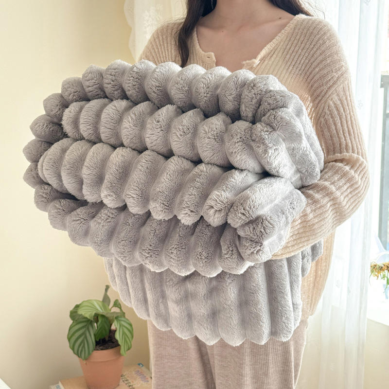 Customized Nordic Style Flannel Stripe Fleece Blanket Throw for Winter Home Décor